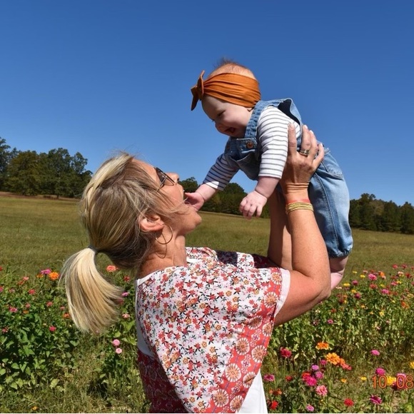 🪴Meet your Posher, Ashley! ‘Like’ for notifications. - Picture 1 of 1